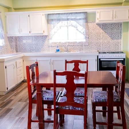 קינגסטאון Golden Palms Apartment מראה חיצוני תמונה