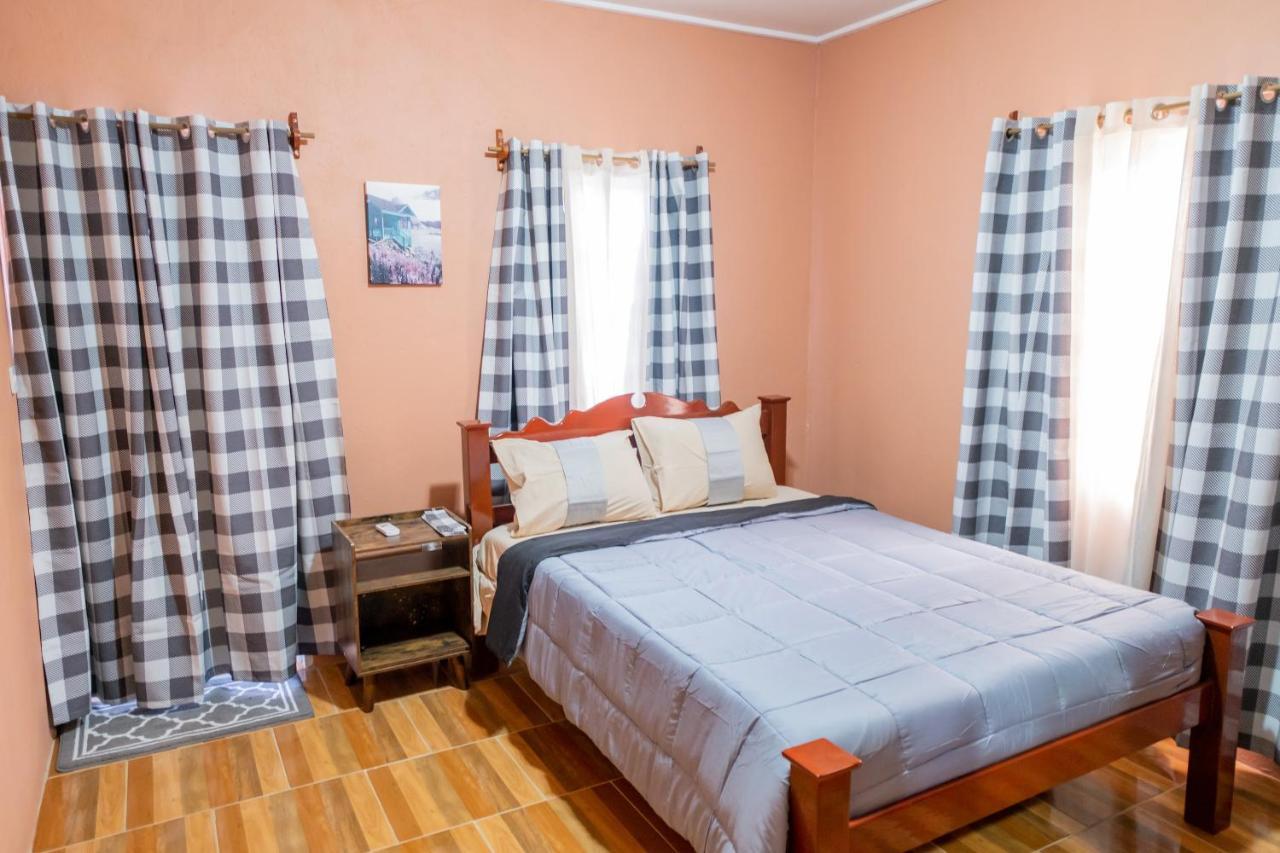 קינגסטאון Golden Palms Apartment מראה חיצוני תמונה
