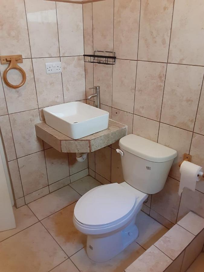 קינגסטאון Golden Palms Apartment מראה חיצוני תמונה