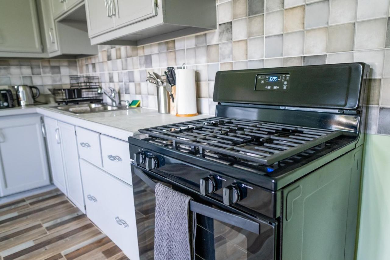 קינגסטאון Golden Palms Apartment מראה חיצוני תמונה