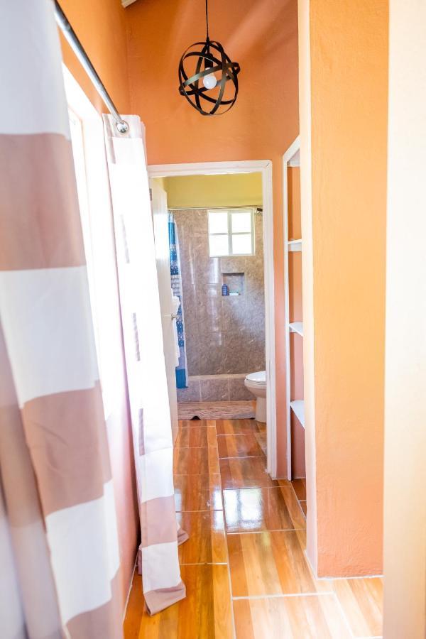 קינגסטאון Golden Palms Apartment מראה חיצוני תמונה