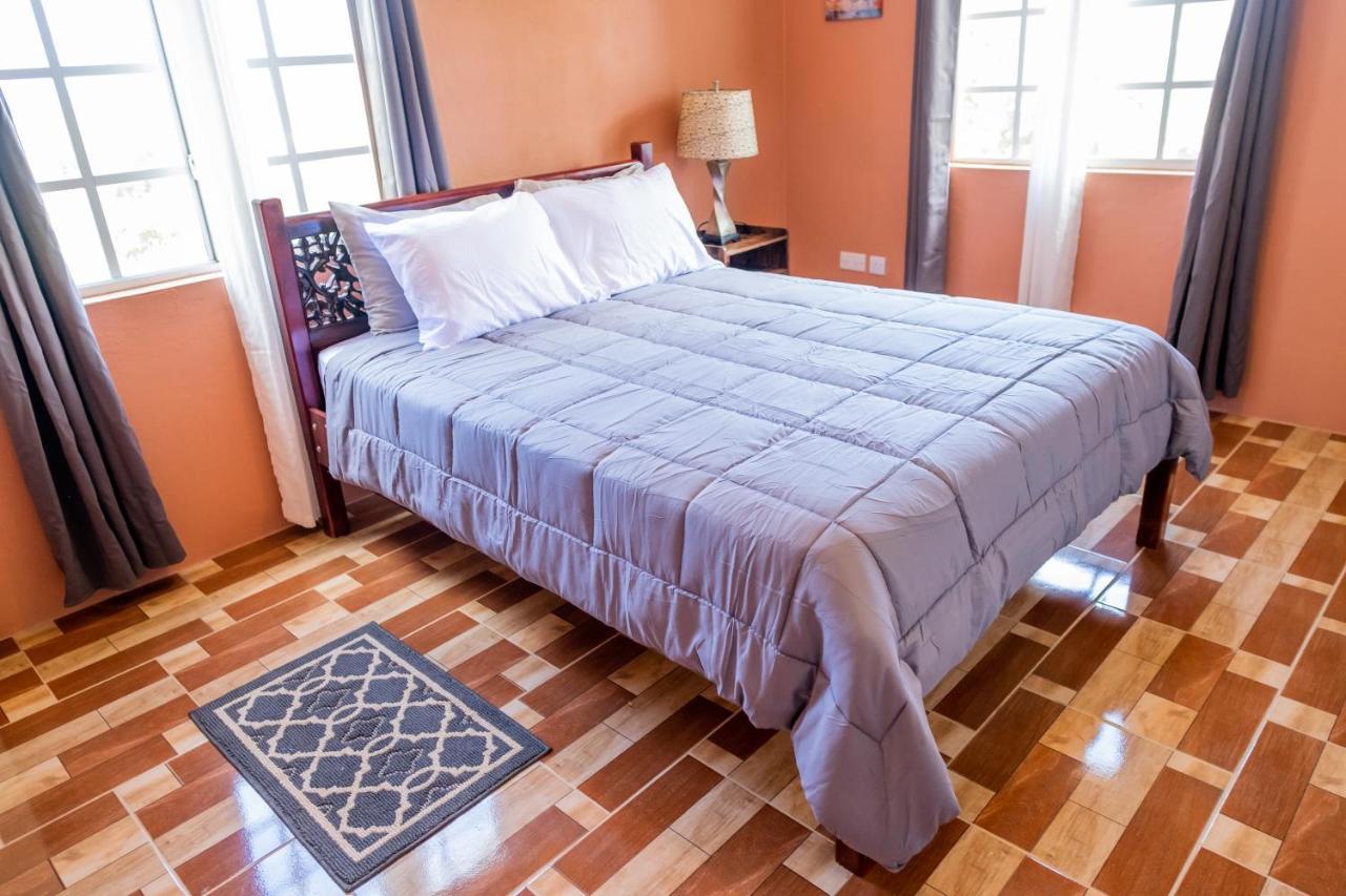 קינגסטאון Golden Palms Apartment מראה חיצוני תמונה