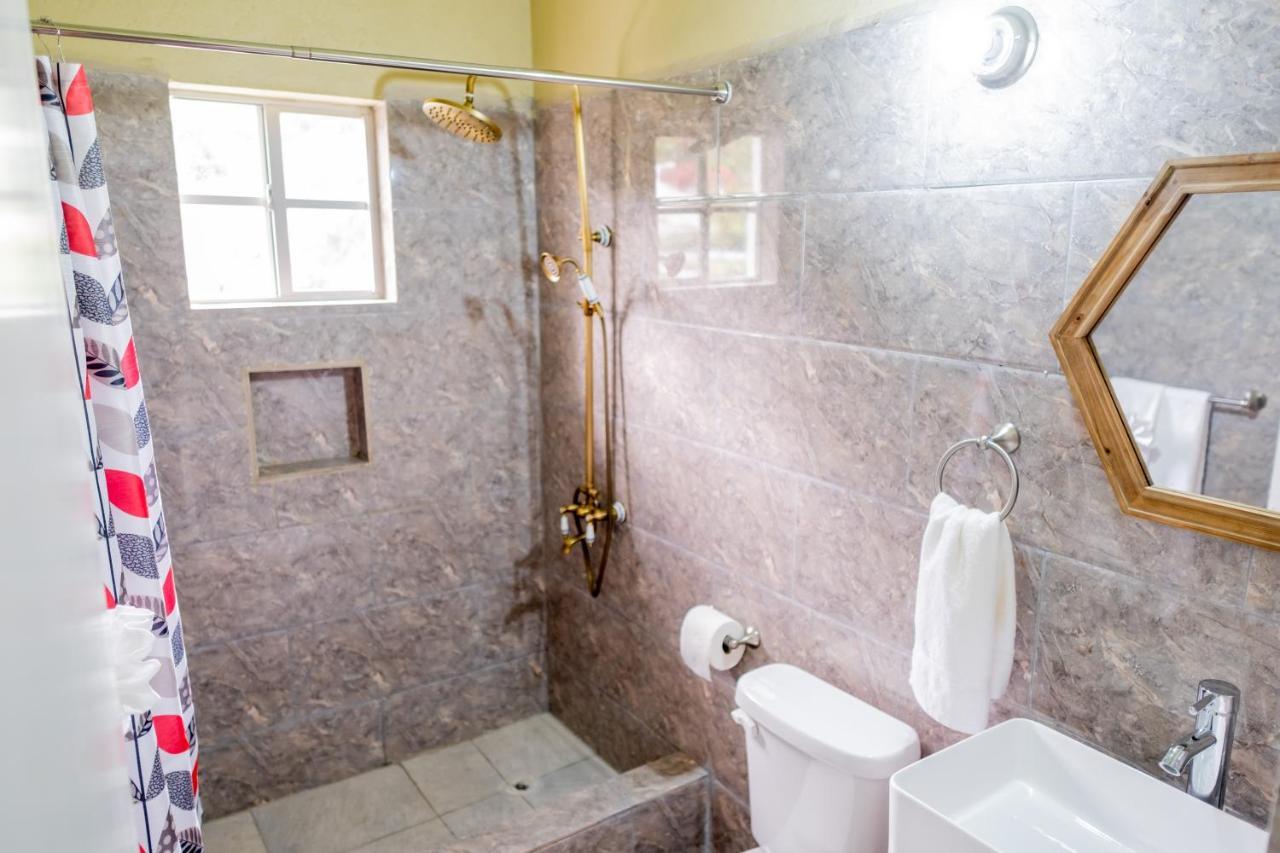 קינגסטאון Golden Palms Apartment מראה חיצוני תמונה