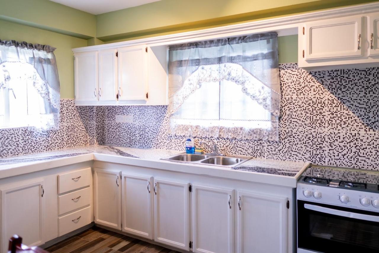קינגסטאון Golden Palms Apartment מראה חיצוני תמונה